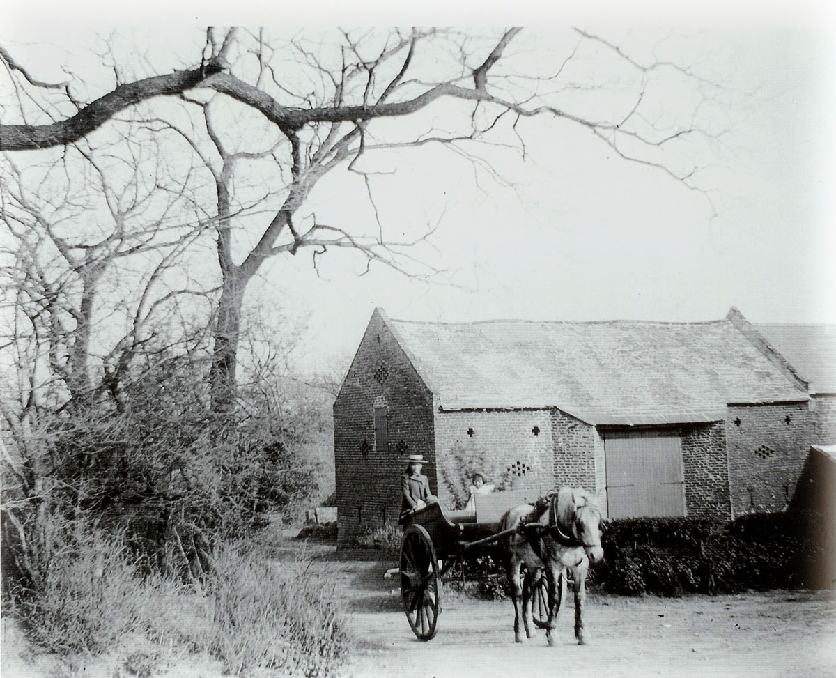 old picture of Poplar Farm